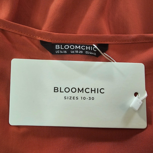 Bloomchic Dress Women's 1X Solid Contrast Lace Cold Shoulder Midi Coral NWT - Picture 3 of 10